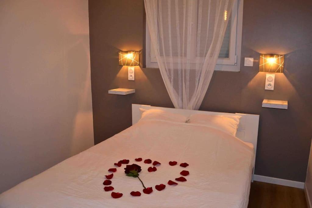 Gite Avec Spa Privatif* Saint-Symphorien-les-Buttes Luaran gambar